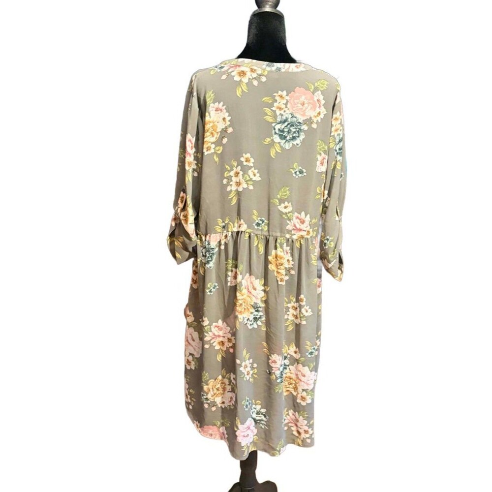 TORRID grey floral hi-low semi-sheer blouse - Picture 3 of 3